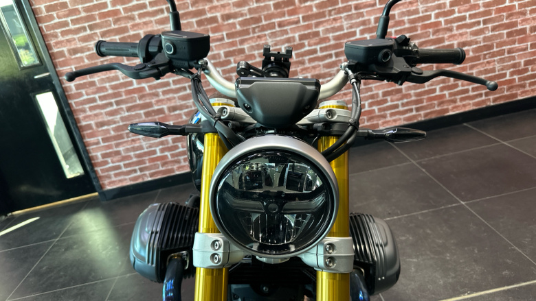 24MY BMW R12 Ninet
